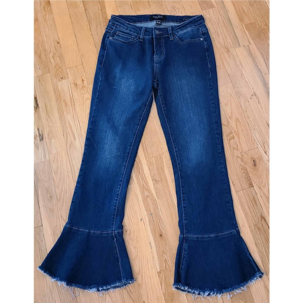 Judy Blue Crop Flare Fit Ruffle Hem Jeans Blue Size 26 - Picture 2 of 10
